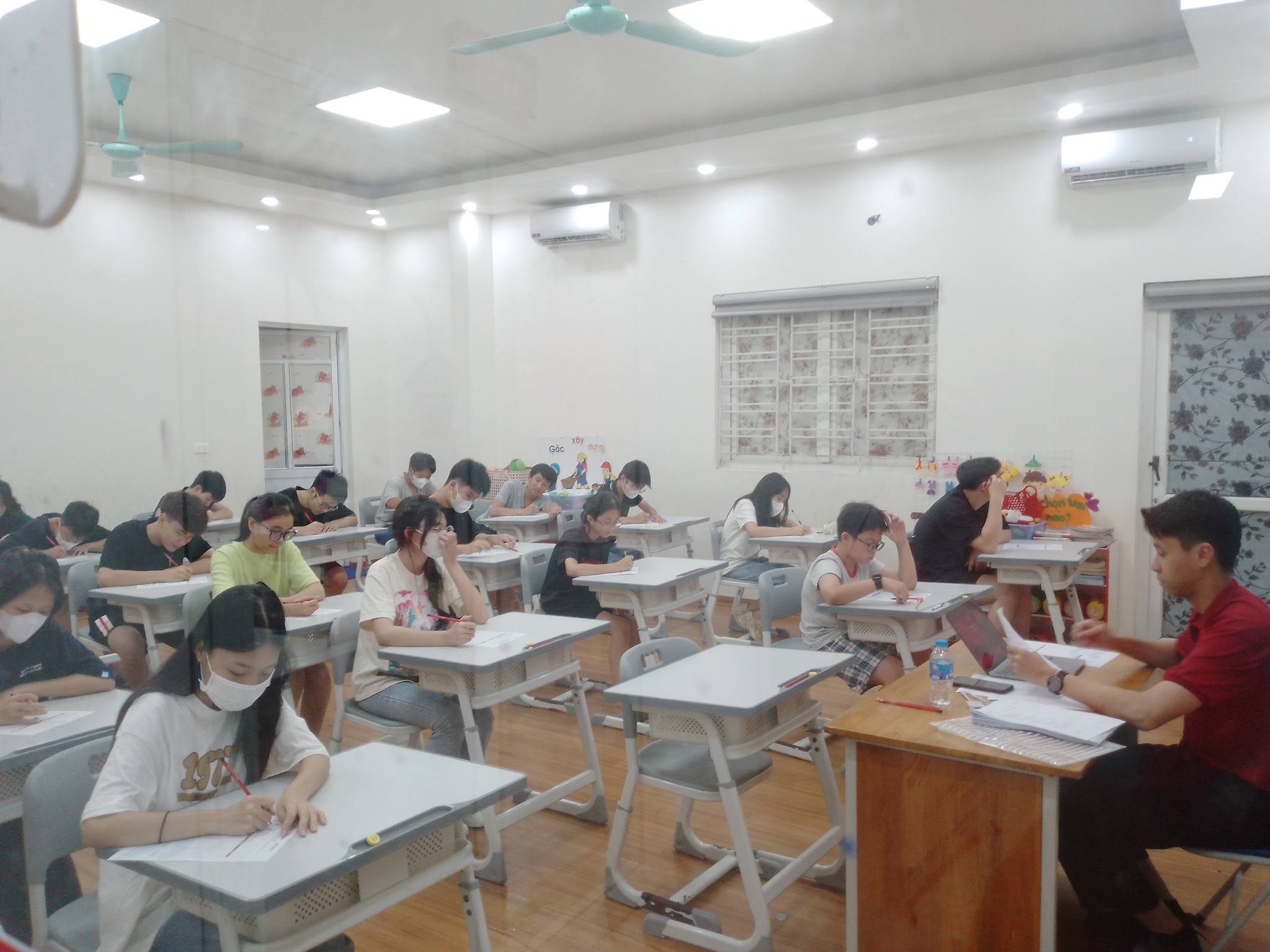 Ưu nhược điểm của tự học IELTS tại nhà và học ở trung tâm - 3