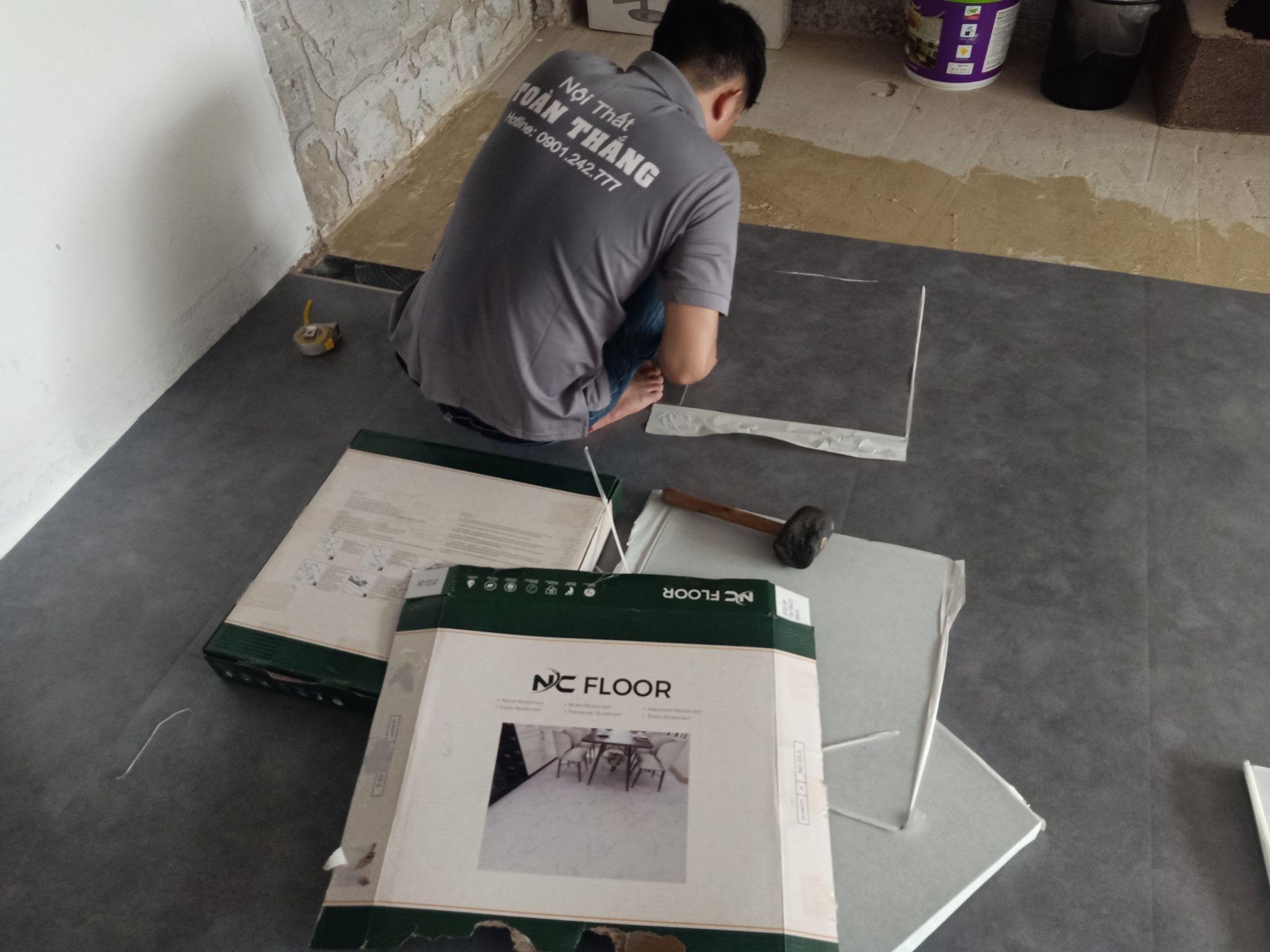 Sàn nhựa keo tích hợp sẵn ở dưới đế