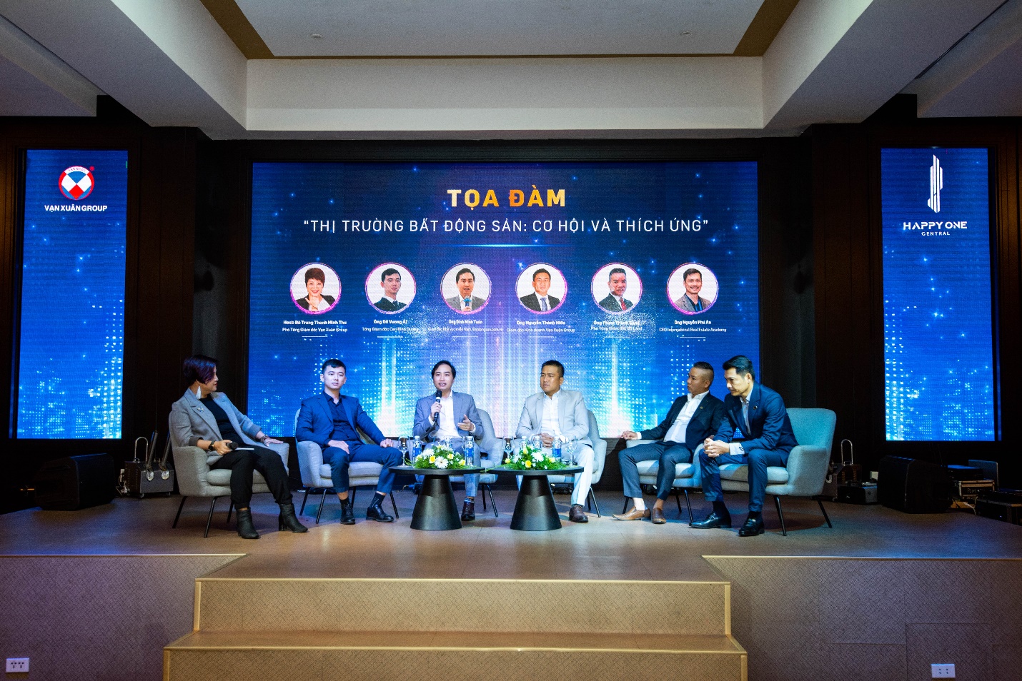 Tọa đàm “Thị trường bất động sản: cơ hội và thích ứng” với sự tham gia của 06 diễn giả dày dạn kinh nghiệm.