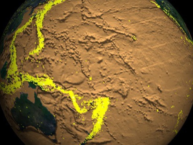 Du lịch - Trái đất sắp rung chuyển, phun mưa kim cương khắp nơi?