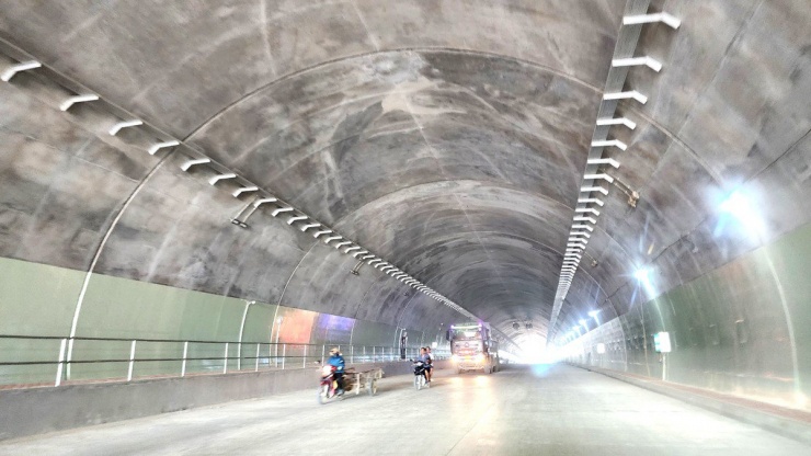 Ngắm hầm xuyên núi đá đầu tiên trên cao tốc Nghi Sơn - Diễn Châu - 7