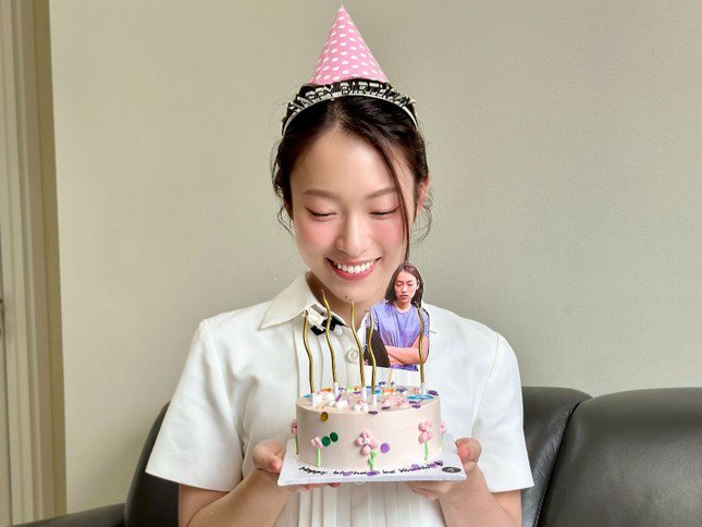Khánh Vy hạnh phúc trong dịp sinh nhật tuổi 24.