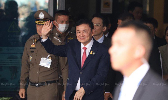 CLIP: Cựu Thủ tướng Thaksin Shinawatra về tới Thái Lan - 3