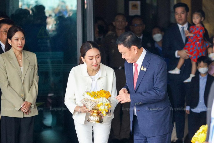 CLIP: Cựu Thủ tướng Thaksin Shinawatra về tới Thái Lan - 5