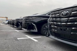 Tin tức ô tô - Lô xe Toyota Alphard 2024 đầu tiên cập cảng Hải Phòng