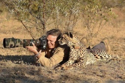 Tranh vui - Nhiếp ảnh gia bị động vật “phá đám” cực hài