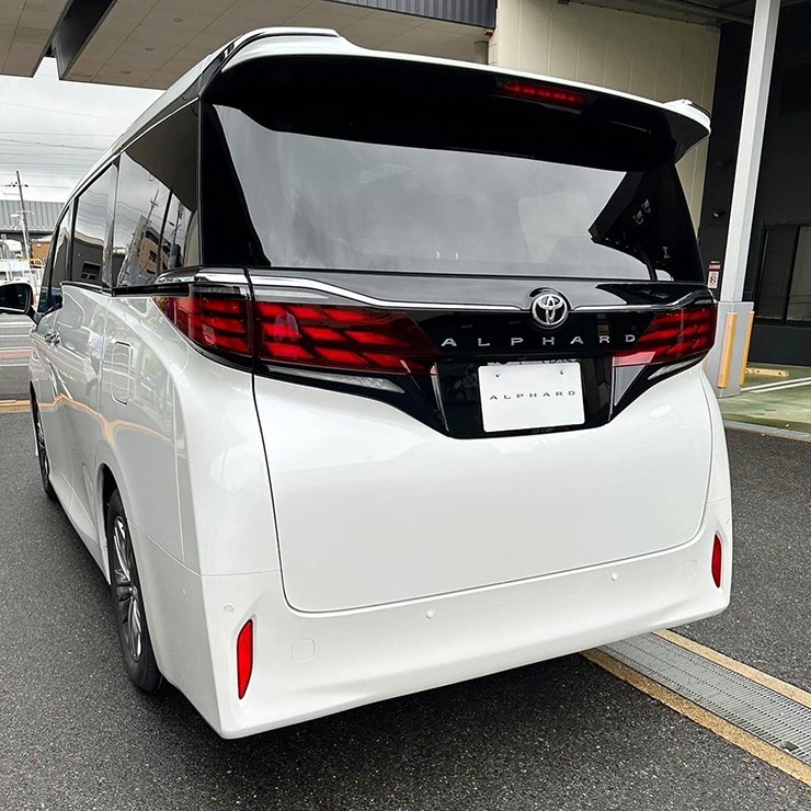 Lô xe Toyota Alphard 2024 đầu tiên cập cảng Hải Phòng - 5