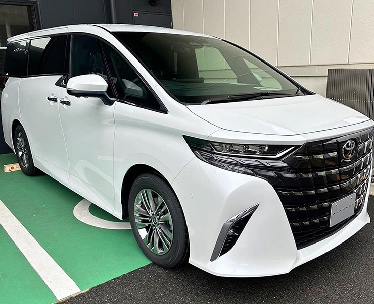 Lô xe Toyota Alphard 2024 đầu tiên cập cảng Hải Phòng - 6