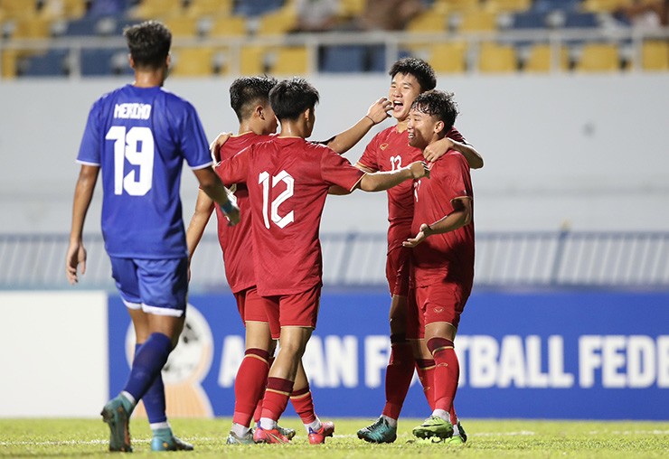 Video bóng đá U23 Việt Nam - U23 Philippines: Đẳng cấp vượt trội, ghi bàn đẹp mắt (U23 Đông Nam Á) - 1