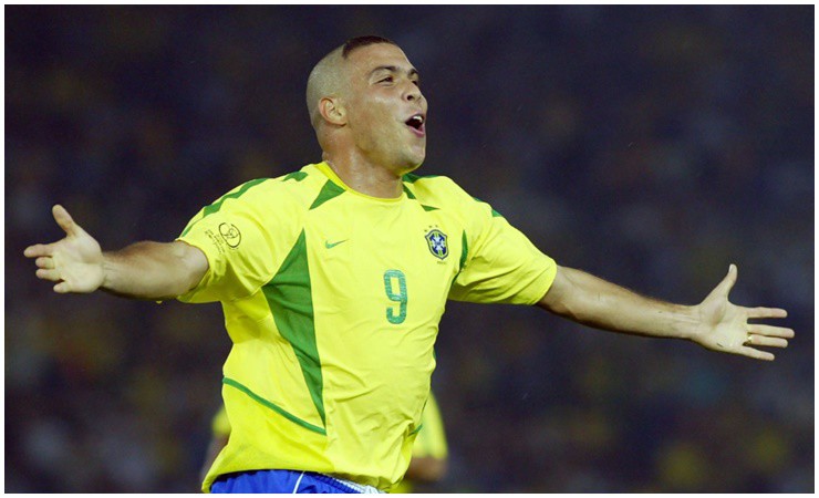 Ronaldo "béo" là một trong những chân sút huyền thoại của Brazil và xuất sắc nhất thời đại. 
