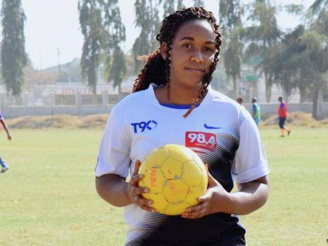 Chê vòng một của nữ cầu thủ, Tổng thống Tanzania hứng ”mưa” chỉ trích