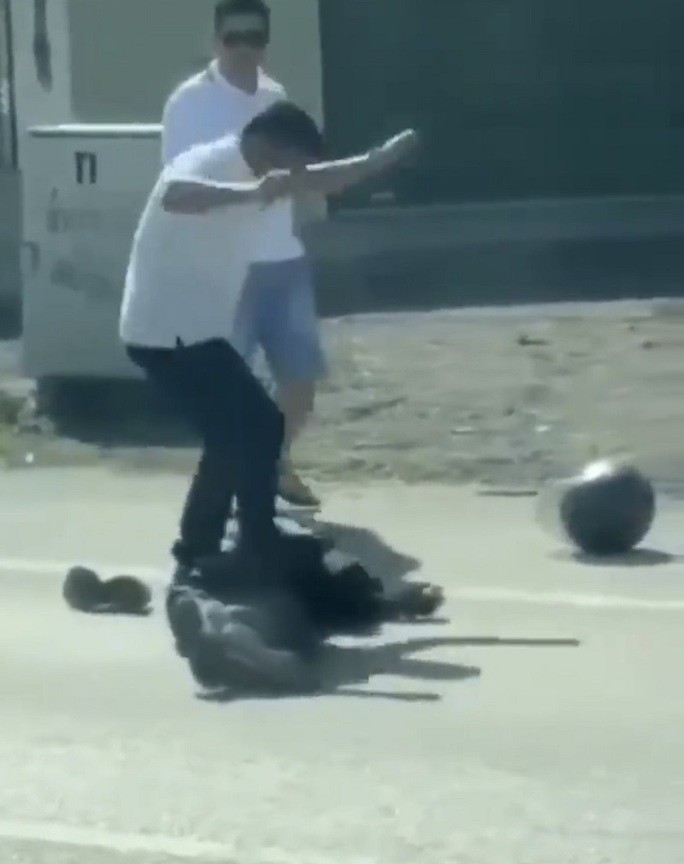 Mẹ nam thanh niên bị đánh dã man vào đầu, mặt trên quốc lộ: Sao chúng ác thế - 3