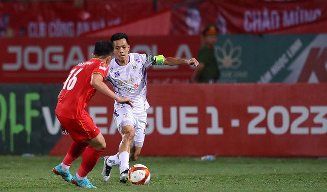 CLB Hà Nội vẫn còn cơ hội bảo vệ chức vô địch vào phút chót. Ảnh: VPF