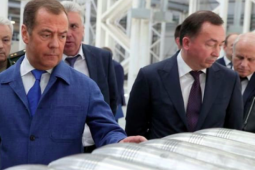 Thế giới - Ông Medvedev nói đến khả năng Nga sáp nhập 2 vùng ly khai của Gruzia