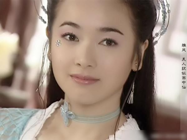 Nữ diễn viên Trung Quốc gây chú ý khi mặc đồ bơi &#34;cao tay&#34; tránh sự cố trên show tạp kỹ - 7