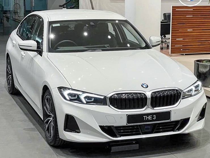BMW 3-Series điều chỉnh giá bán tăng sức cạnh tranh với C-Class - 1