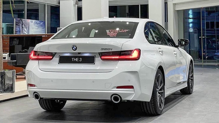 BMW 3-Series điều chỉnh giá bán tăng sức cạnh tranh với C-Class - 2