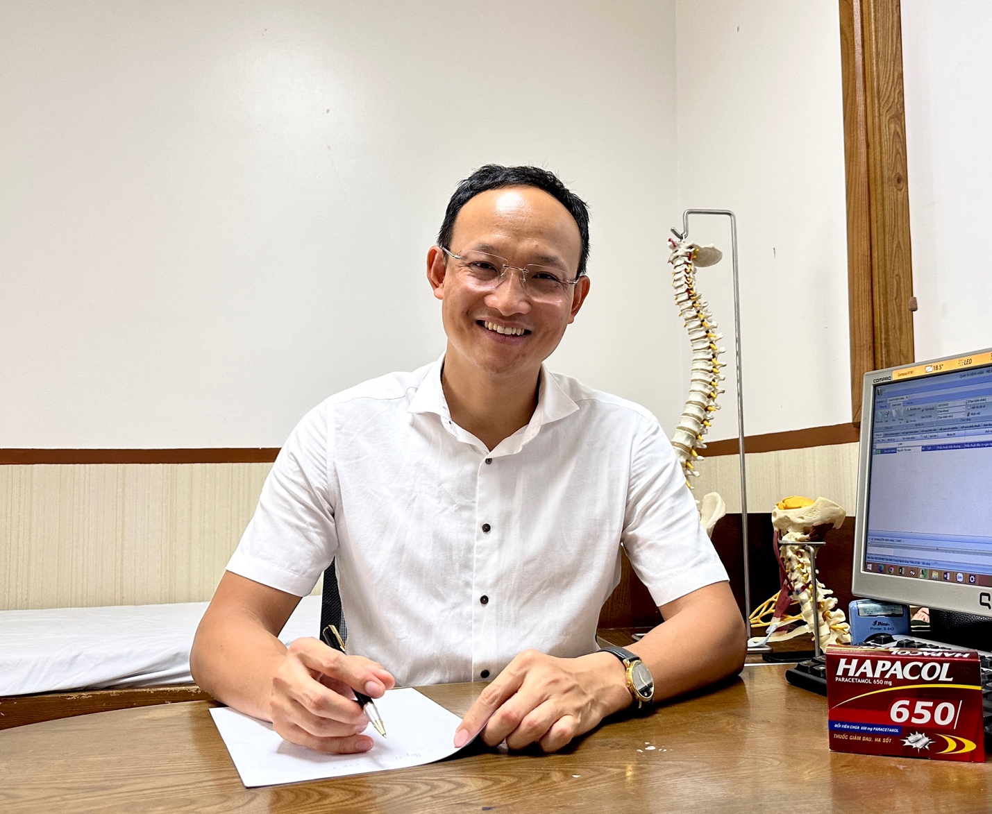 20 năm Hapacol đồng hành cùng y bác sĩ chăm sóc sức khoẻ người Việt - 5