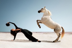 Thời trang - Kendall Jenner thu hút trong bộ ảnh thời trang cảm hứng từ cưỡi ngựa