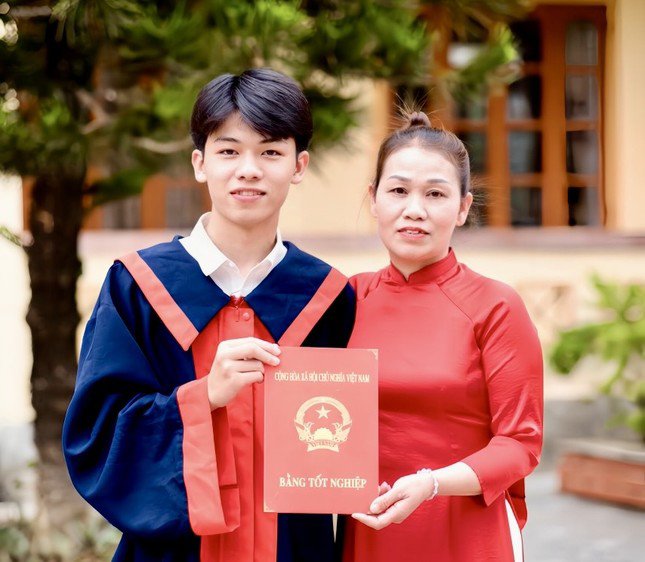 Nam sinh trường làng trúng tuyển ngành học có điểm chuẩn cao nhất Đại học Bách khoa Hà Nội - 1