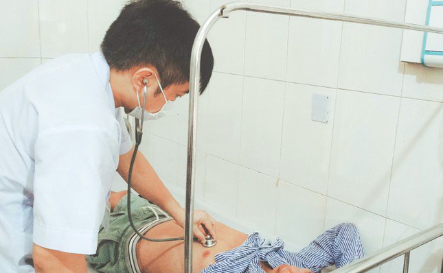 8 người ở Hà Tĩnh bị ngộ độc sau khi ăn tiết canh - 2