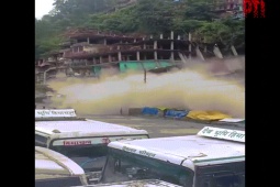 Thế giới - Video: Lở đất kinh hoàng quét sạch gần 10 tòa nhà cao tầng chỉ trong chớp mắt