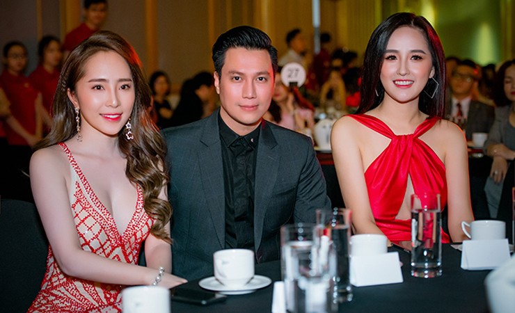 Mai Phương Thúy gây tò mò với loạt ảnh cùng hội bạn thân bằng tuổi - 10