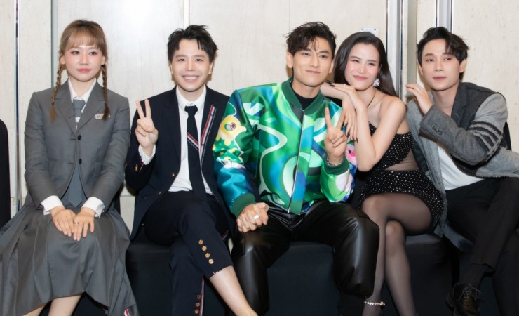 Mai Phương Thúy gây tò mò với loạt ảnh cùng hội bạn thân bằng tuổi - 9