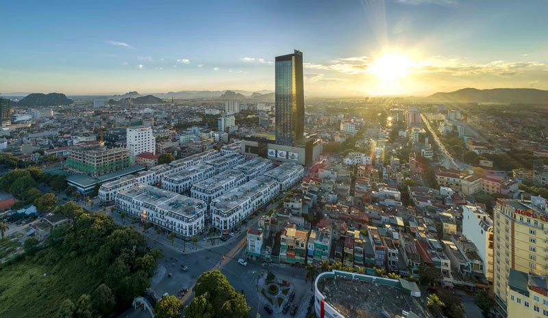 Sự thành công của Vincom Shophouse Thanh Hóa minh chứng cho xu hướng trải nghiệm mua sắm hiện đại thu hút hàng triệu lượt khách