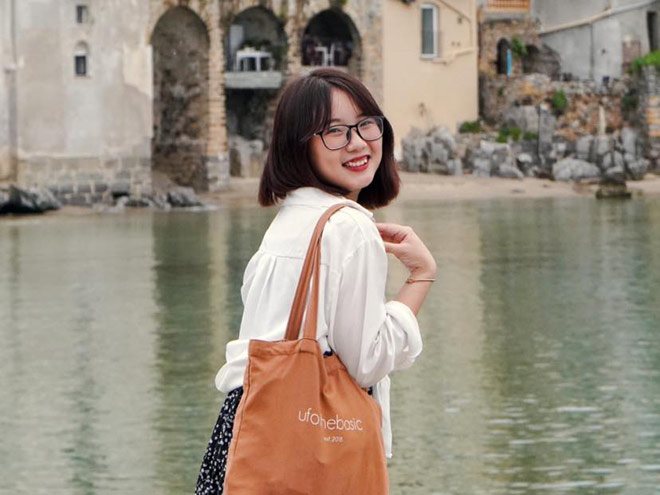 Hoài Phương hiện du học tại Ý