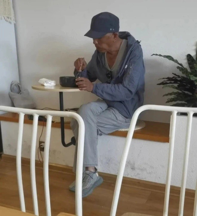 Sao "Tần Thủy Hoàng" phóng túng một thời, tuổi xế chiều "gà trống nuôi con" - 9