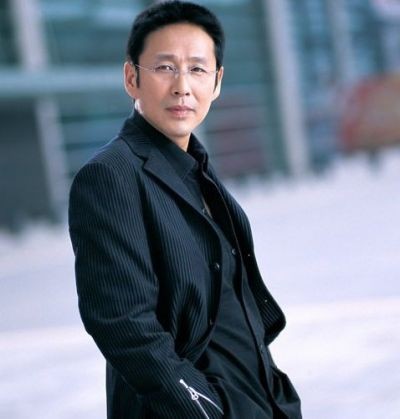 Sao "Tần Thủy Hoàng" phóng túng một thời, tuổi xế chiều "gà trống nuôi con" - 10