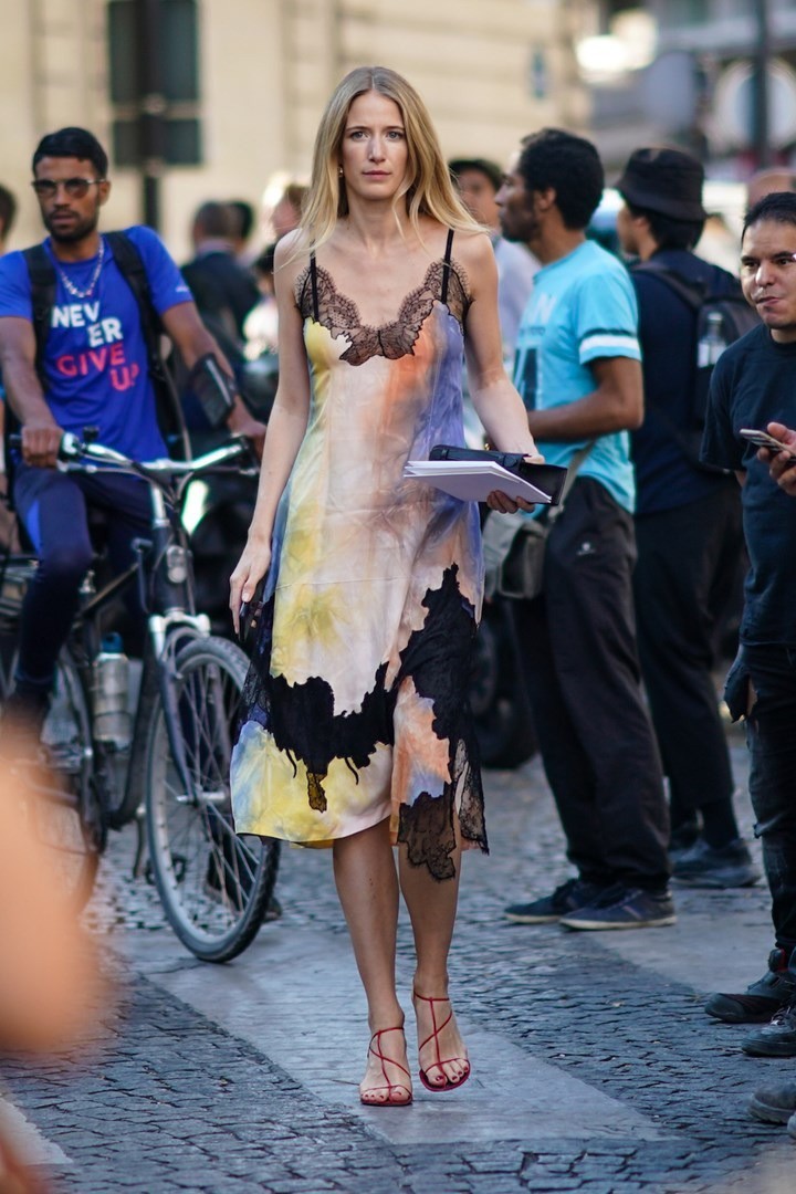 Đầm ngủ phối ren là 1 trong 5 trang phục được lăng xê nhiều nhất mùa hè 2023.