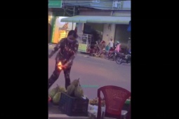 Clip hài hước - Điệu múa huyền thoại của "ngày cô hồn"