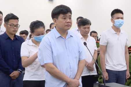 Vụ “nâng khống giá cây xanh”: VKS đề nghị mức án đối với ông Nguyễn Đức Chung và 14 bị cáo