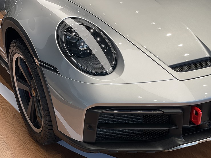 Chi tiết mẫu xe Porsche 911 phiên bản Dakar tại Việt Nam, giá bán từ 15,29 tỷ đồng - 5