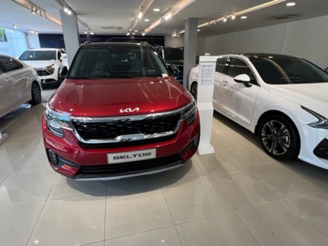 Thị trường - Tiêu dùng - Thị trường ô tô ảm đạm trong tháng "cô hồn"