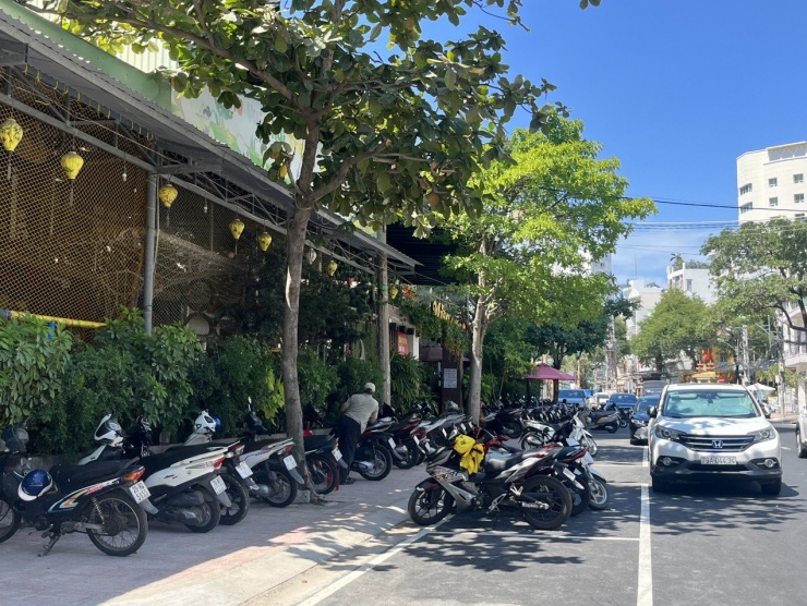 Đất SVĐ 19/8 được cho thuê làm quán cà phê Misa ở đường Phan Chu Trinh, TP Nha Trang.