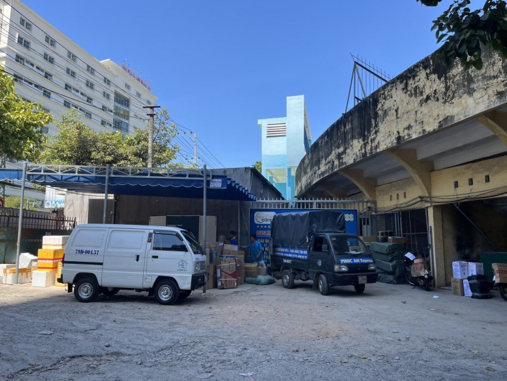 Tận thấy cảnh kinh doanh nhốn nháo ở sân vận động 19/8 Nha Trang - 7