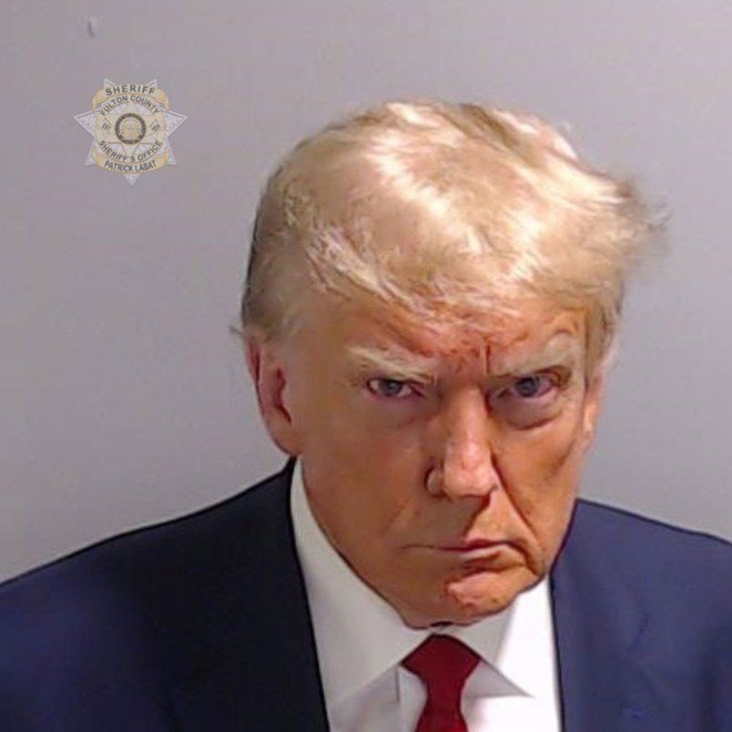 Ảnh lưu hồ sơ cảnh sát của cựu Tổng thống Mỹ Donald Trump mang số hiệu P01135809
