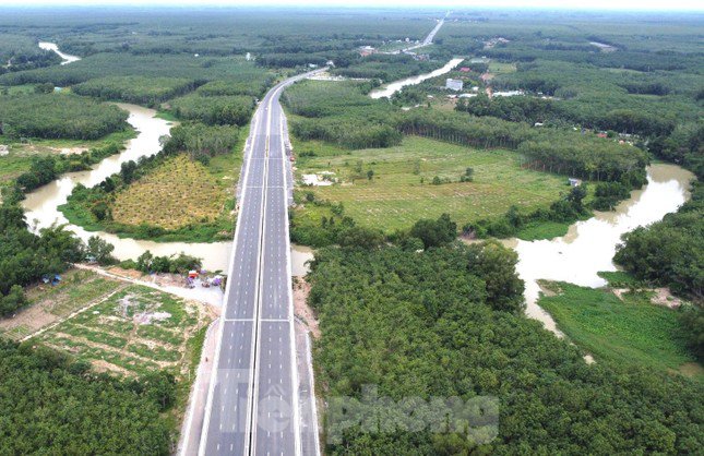 Cầu đường nghìn tỷ nối Bình Dương, Tây Ninh thông xe chưa lâu đã xuống cấp - 1