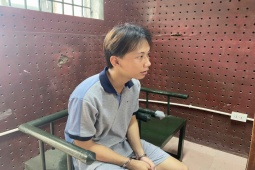 Tin tức trong ngày - Nóng trong tuần: Thầy giáo “ôm” điện thoại, học sinh tử vong dưới bể bơi vẫn không biết