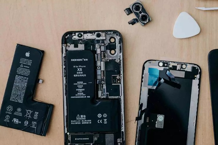 Bên trong điện thoại là sự tổng hợp của rất nhiều kim loại hiếm.