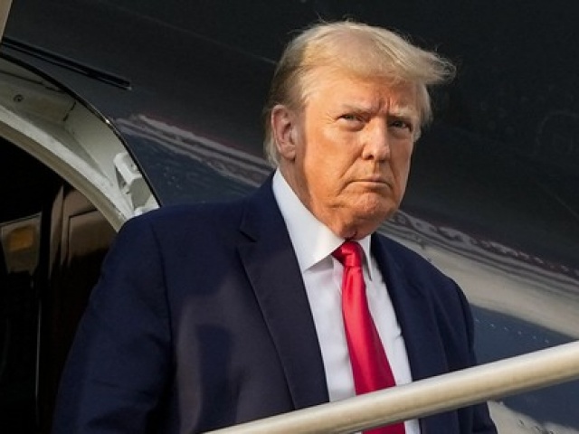 Thế giới - Vì sao các đối thủ Cộng hòa "ngại" công kích ông Trump?