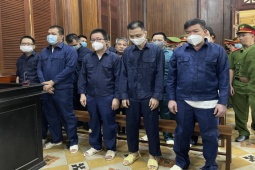 Pháp luật - Hình ảnh 13 cựu công an phường Phú Thọ Hoà hầu toà