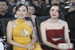 Thời trang - Á hậu Thanh Hóa che chắn chiếc váy "phản chủ" trên sóng trực tiếp