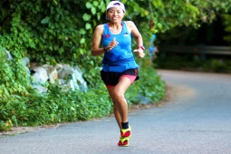 Thể thao - "Dị nhân" Lê Thị Hằng chạy 42km mỗi ngày trong một năm, bị xem là "điên"