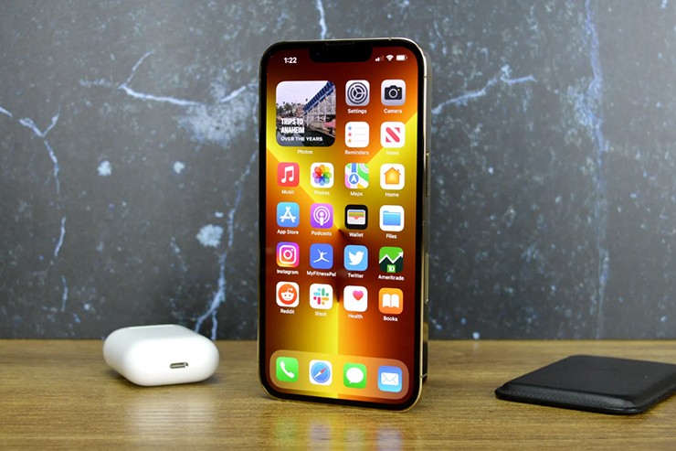 Quên iPhone 15 Pro giá chát chúa, làn sóng iPhone rẻ hơn sắp xảy ra - 2