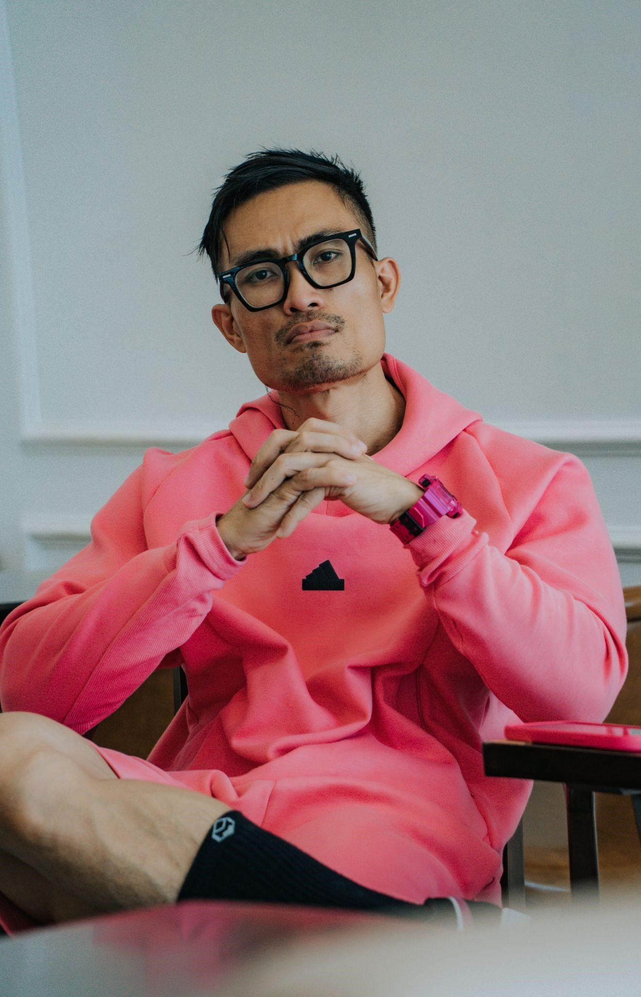 Phan Bảo Long - Chàng VĐV đang nhận được ủng hộ tích cực từ cộng đồng thể thao với ý tưởng concept hồng.