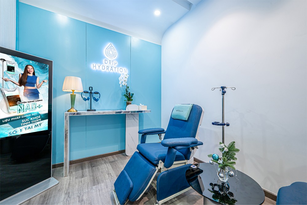 Phòng dịch vụ được bày trí trang nhã với đầy đủ tiện ích giúp khách hàng thư giãn tối đa